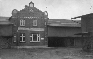 Chr.Nielsen.Toemmerhandel.Jernbanegade.Ca.1940.jpg